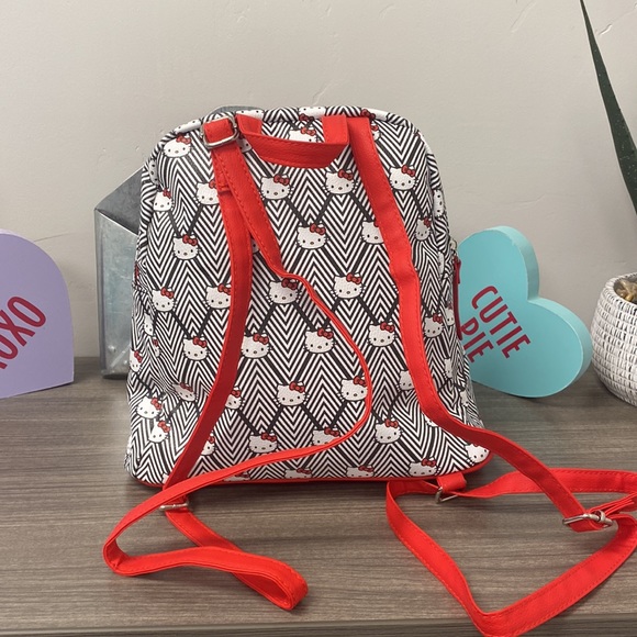 Hello Kitty Mini Backpack - Picture 3 of 7